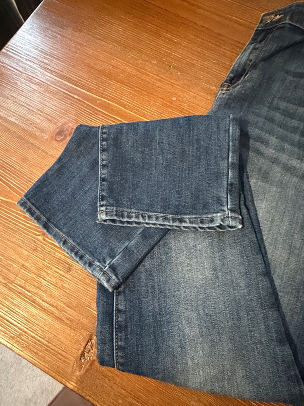 Gap Real Straight Fit Jeans EUC - Picture 2 of 9